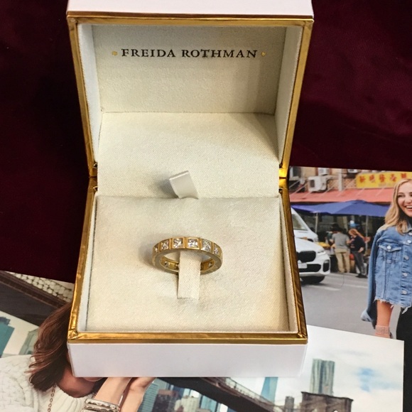 Sterling silver core 14k and rhodium matte finish. Single stack ring - Picture 2 of 9